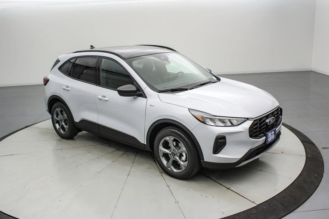 2026 Ford Escape - Image 2 of 21