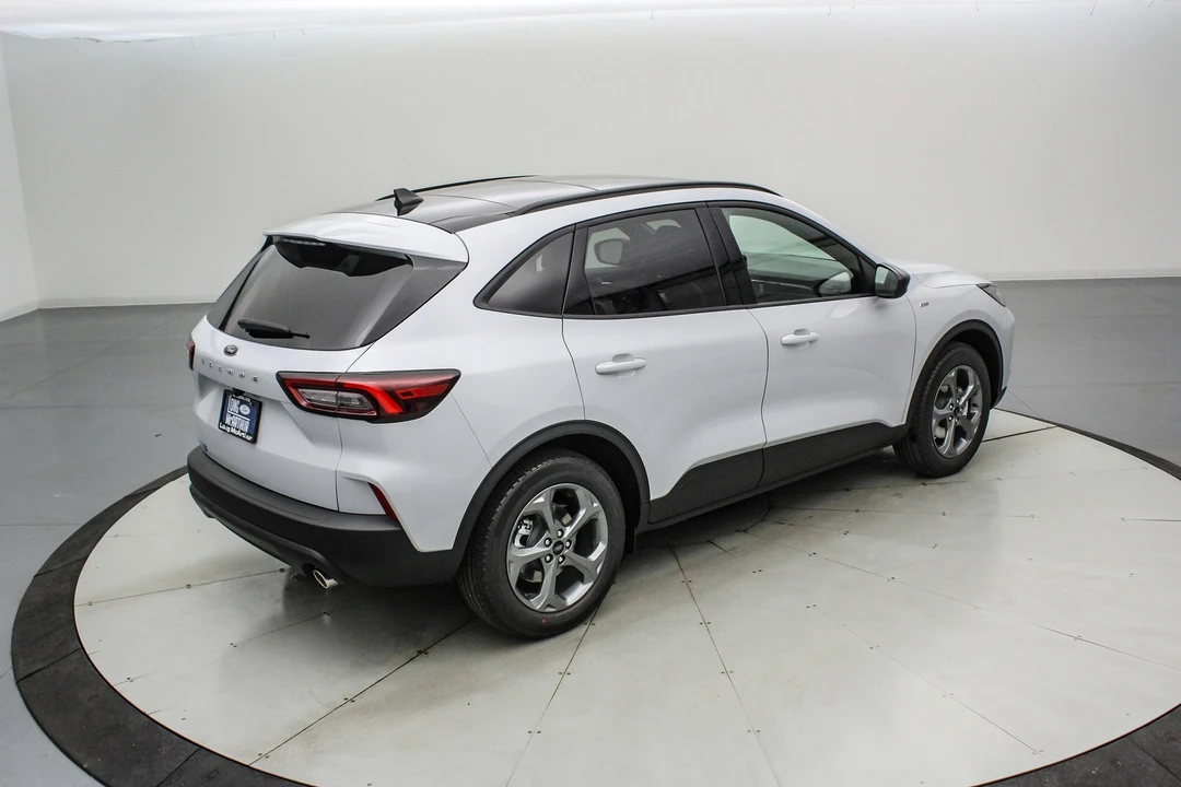 2026 Ford Escape - Image 5 of 21