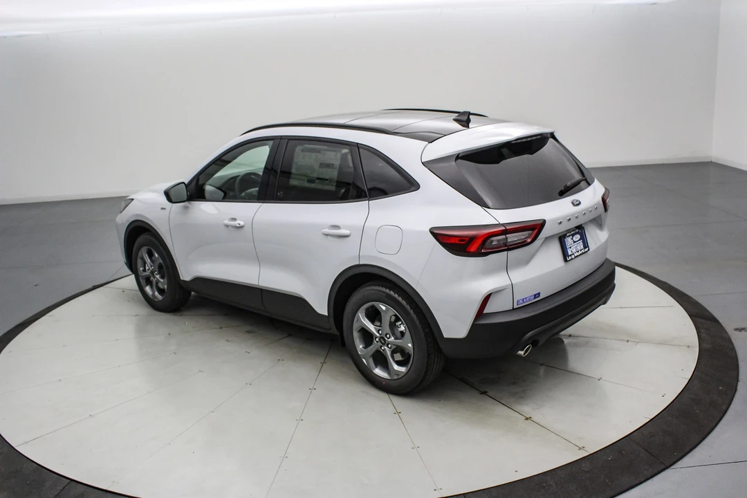 2026 Ford Escape - Image 7 of 21