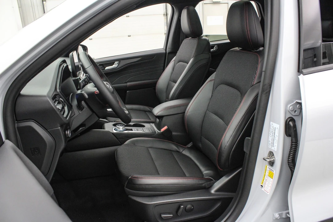 2026 Ford Escape - Image 13 of 21