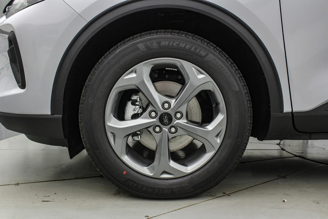 2026 Ford Escape - Image 11 of 21