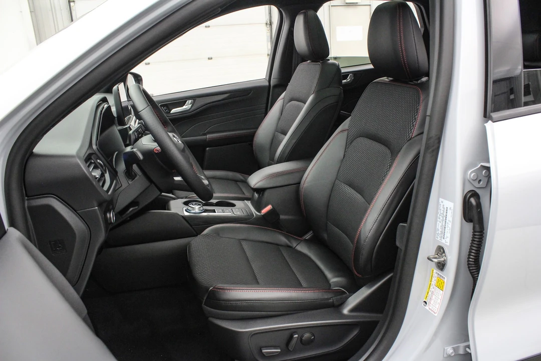 2026 Ford Escape - Image 13 of 21