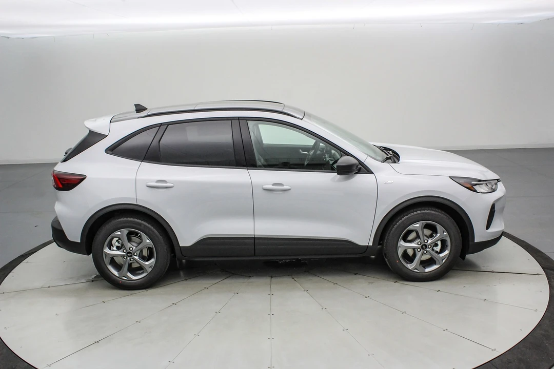 2026 Ford Escape - Image 4 of 21