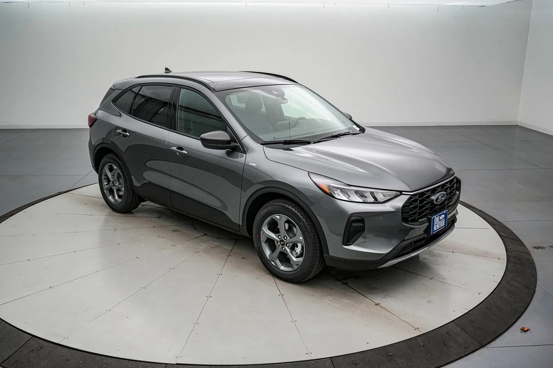 2026 Ford Escape - Image 2 of 21