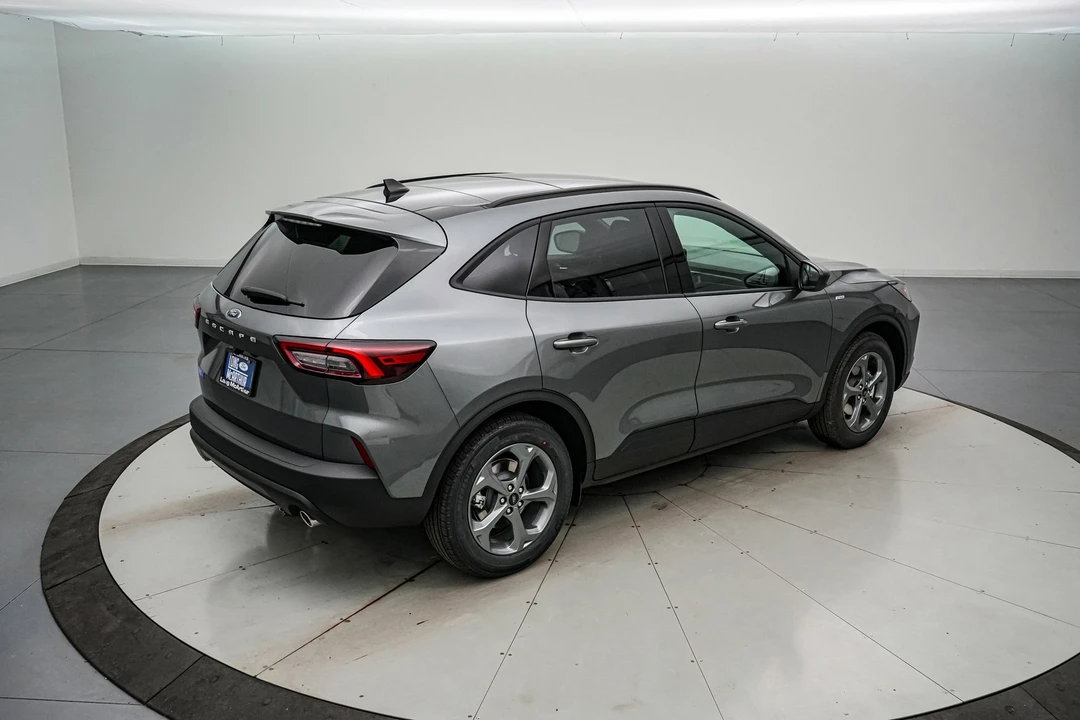 2026 Ford Escape - Image 5 of 21