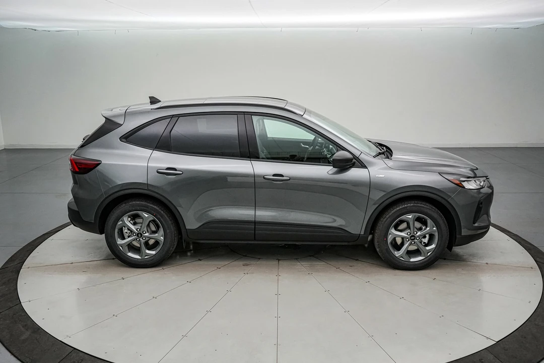 2026 Ford Escape - Image 4 of 21