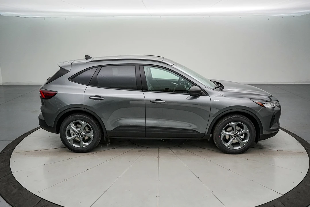 2026 Ford Escape - Image 4 of 21