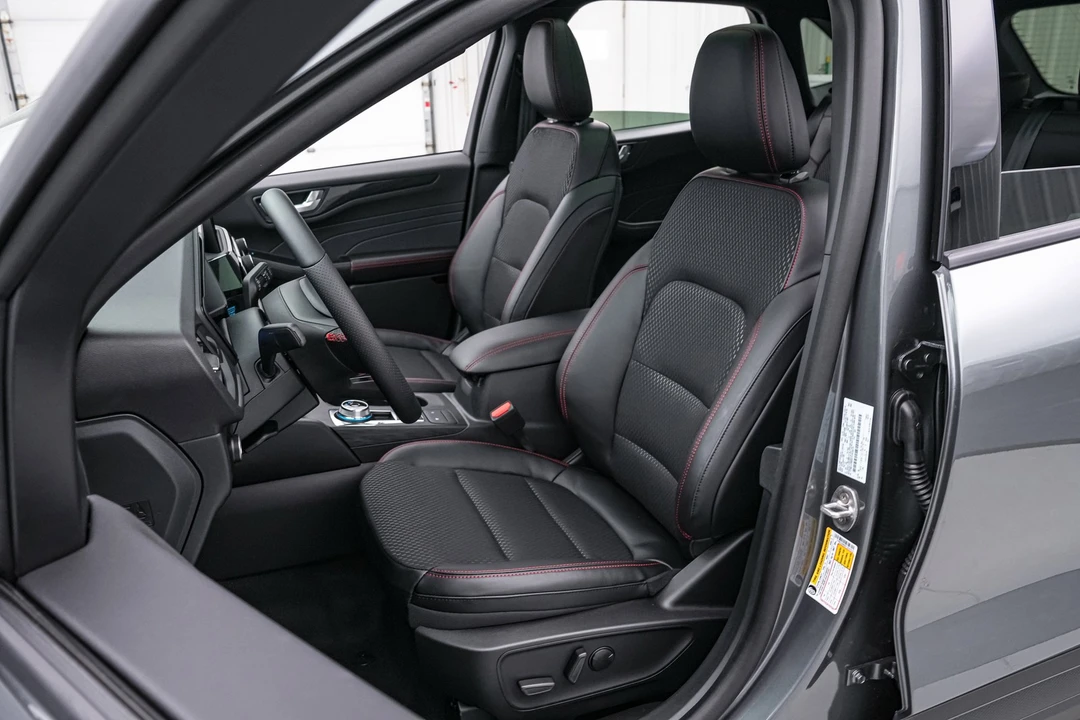 2026 Ford Escape - Image 13 of 21