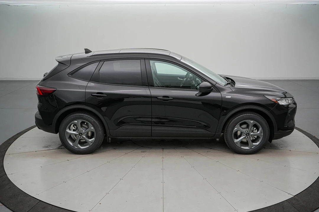 2026 Ford Escape - Image 4 of 21