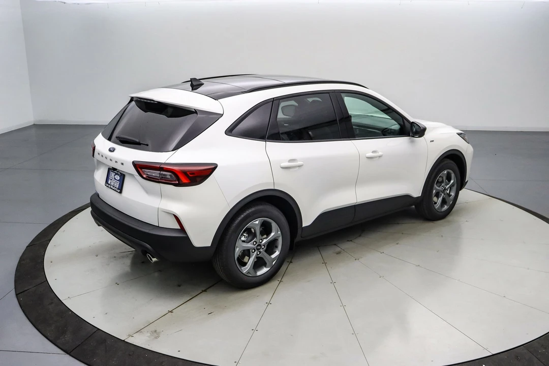 2026 Ford Escape - Image 5 of 21
