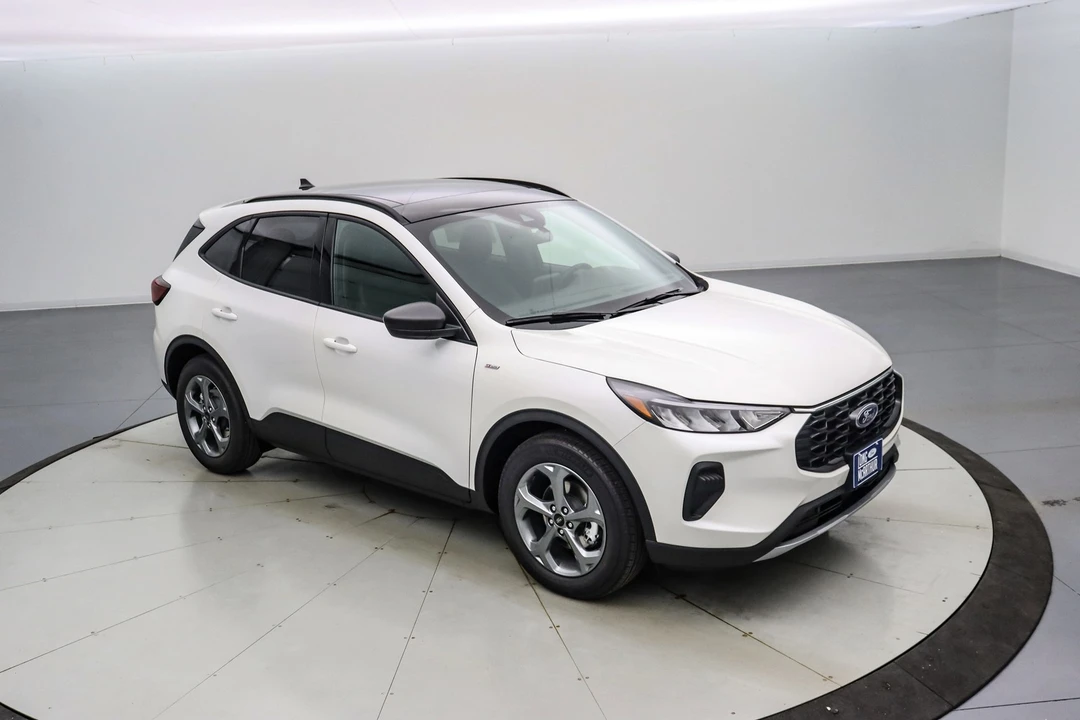 2026 Ford Escape - Image 2 of 21