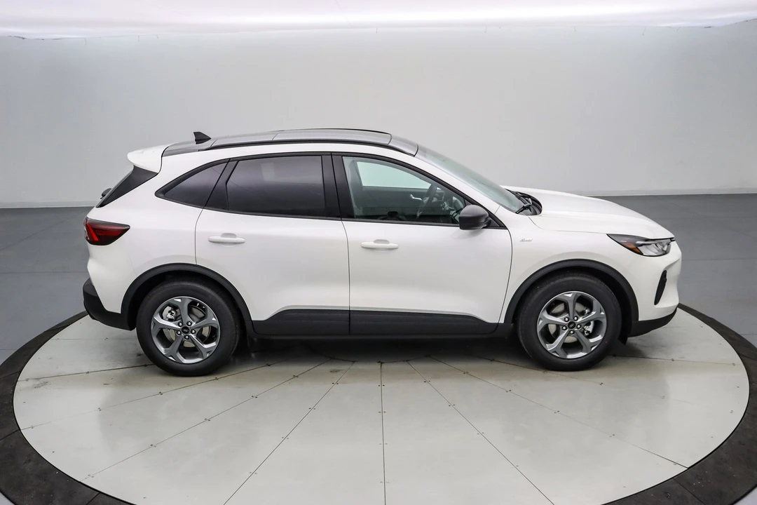 2026 Ford Escape - Image 4 of 21