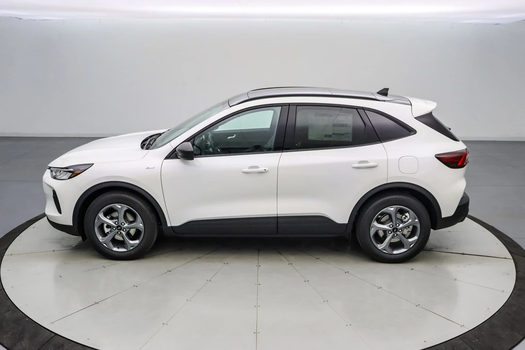 2026 Ford Escape - Image 8 of 21