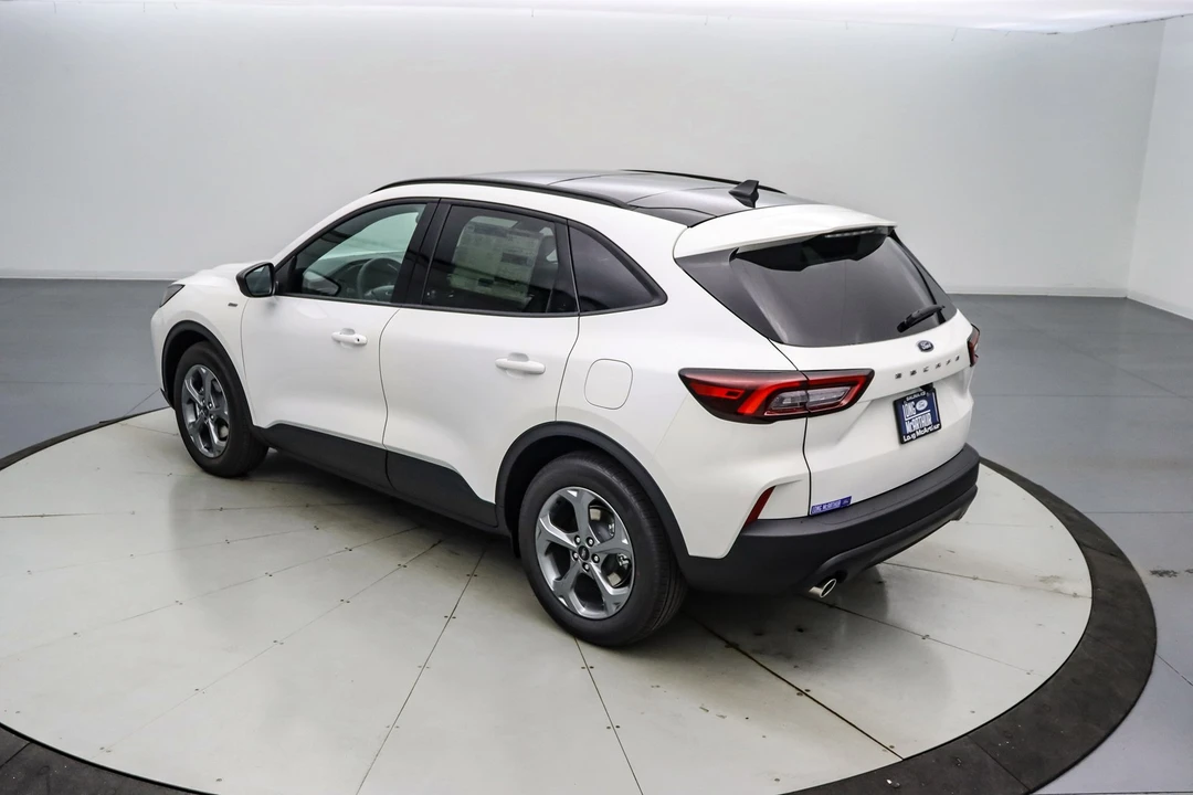 2026 Ford Escape - Image 7 of 21