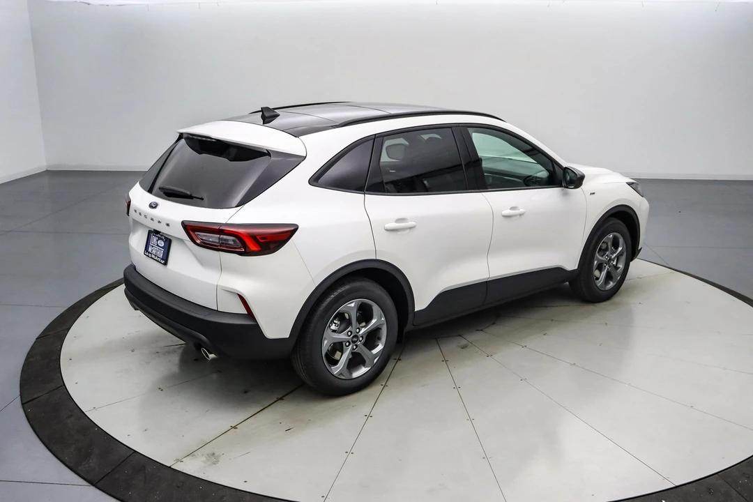 2026 Ford Escape - Image 5 of 21