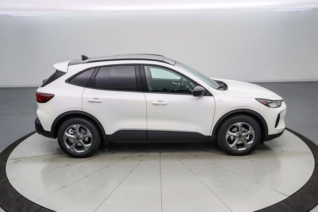 2026 Ford Escape - Image 4 of 21
