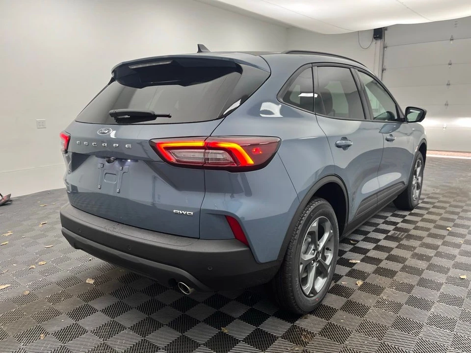 2026 Ford Escape - Image 8 of 12