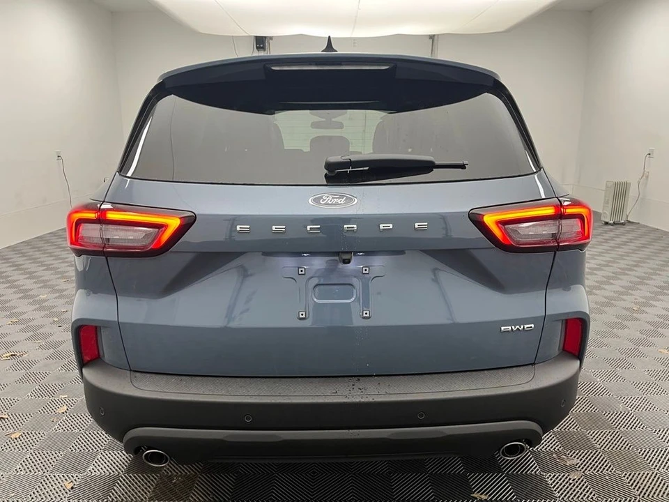 2026 Ford Escape - Image 9 of 12