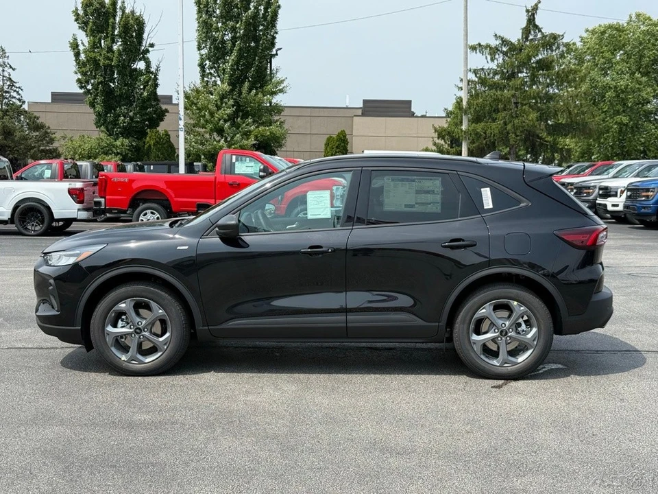 2026 Ford Escape - Image 2 of 12