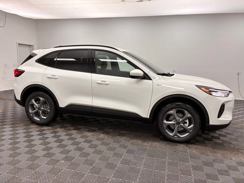 2026 Ford Escape - Image 6 of 12