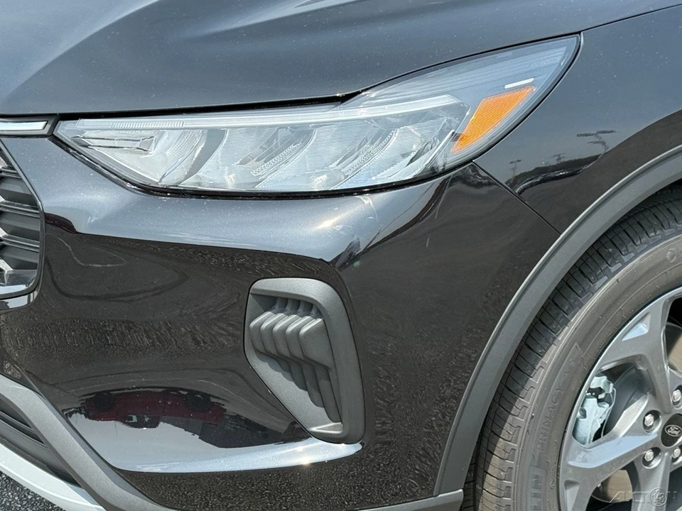 2026 Ford Escape - Image 11 of 12