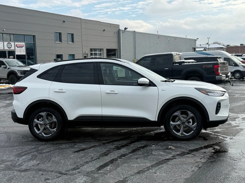 2026 Ford Escape - Image 7 of 12