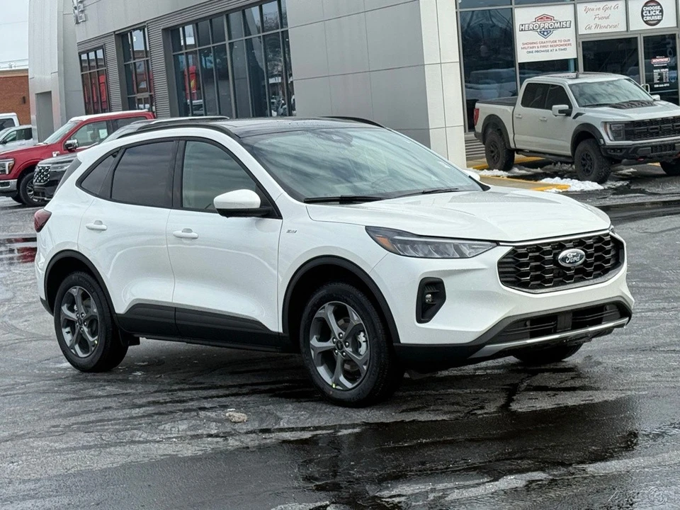 2026 Ford Escape - Image 9 of 12