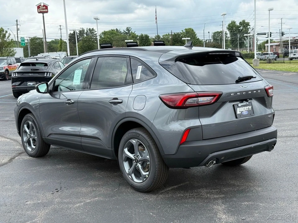 2026 Ford Escape - Image 3 of 12