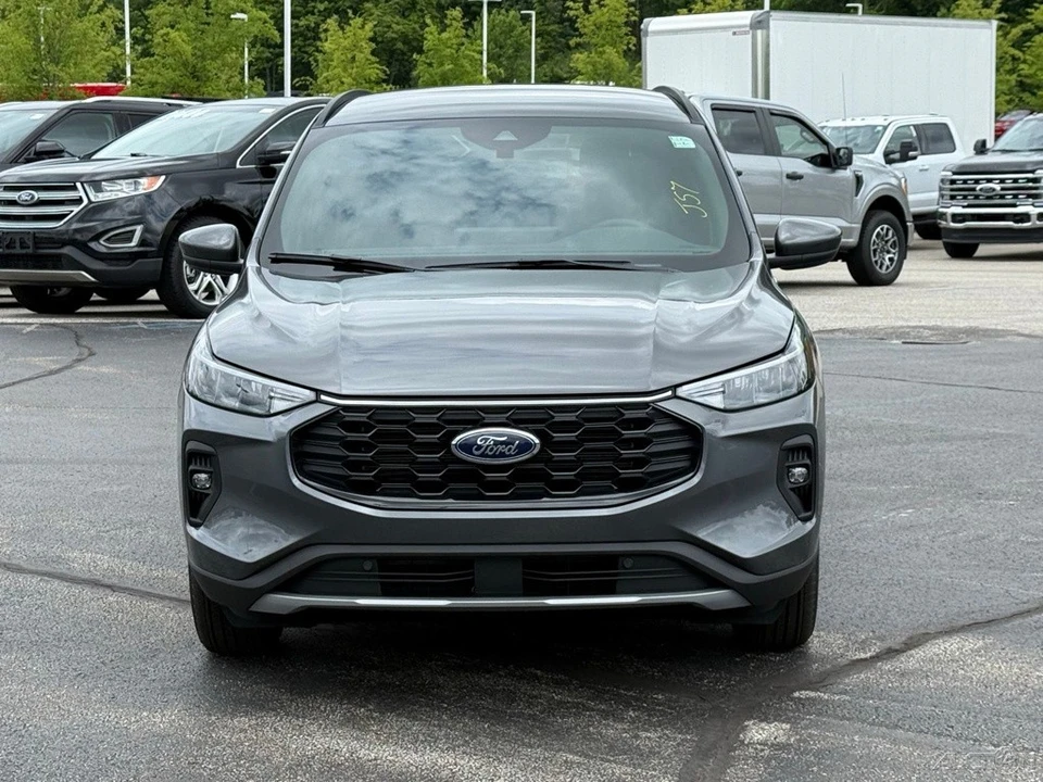 2026 Ford Escape - Image 10 of 12