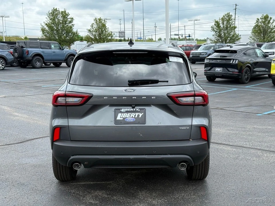 2026 Ford Escape - Image 5 of 12