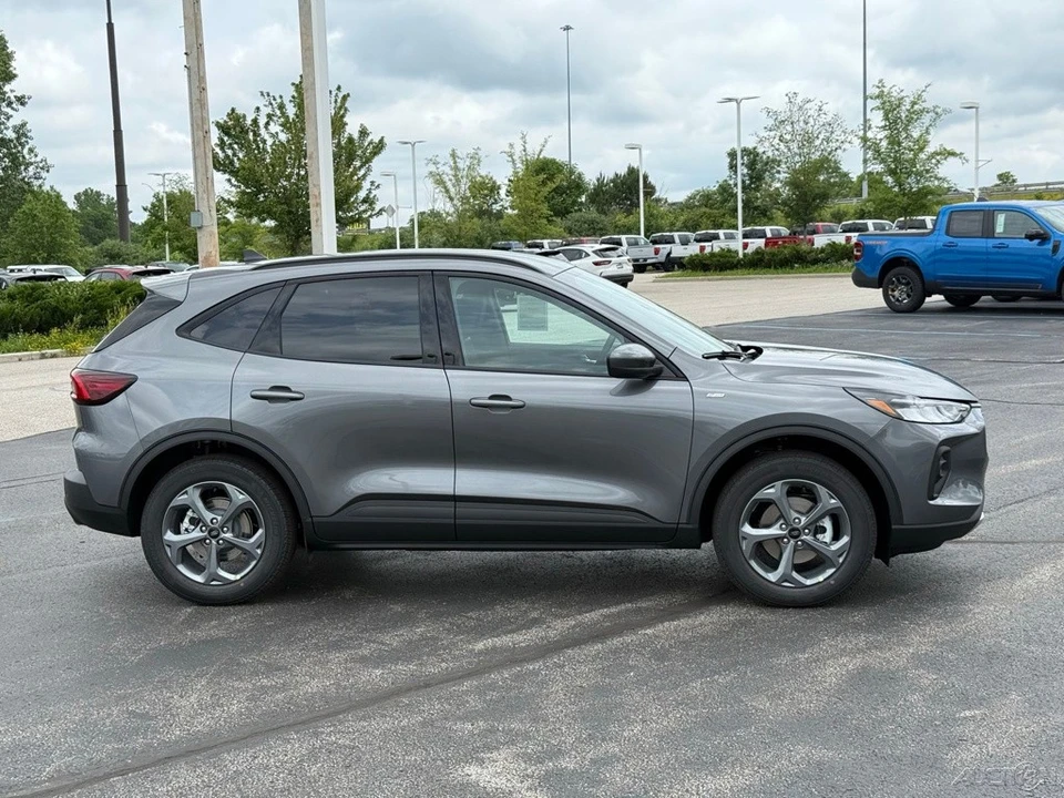2026 Ford Escape - Image 7 of 12