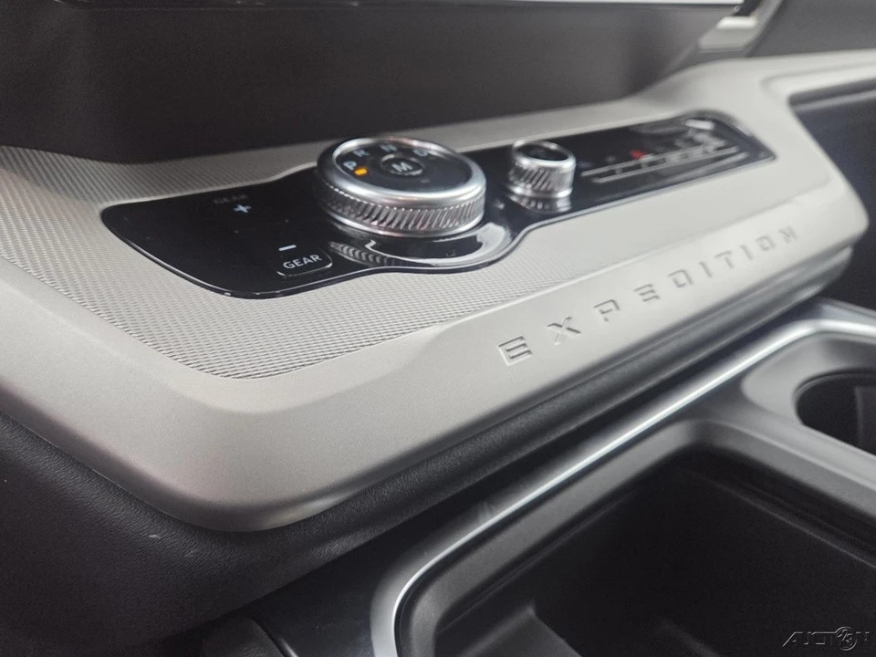2026 Ford Expedition 5th Gen - Image 8 of 21