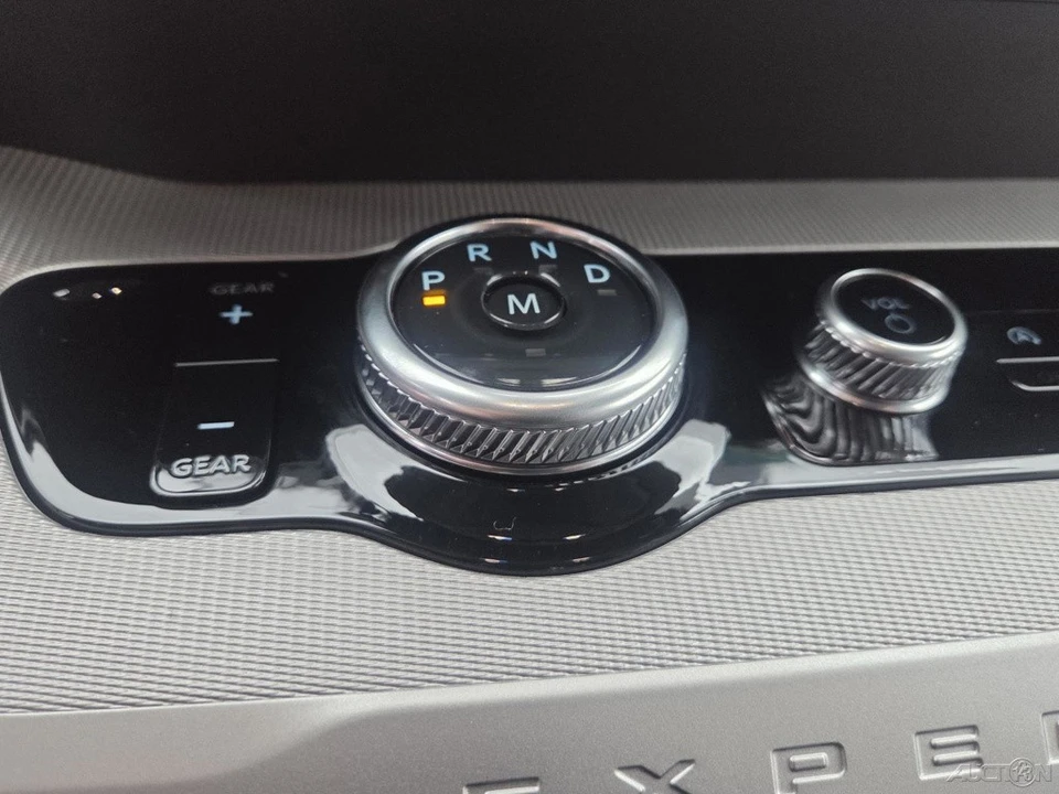 2026 Ford Expedition 5th Gen - Image 19 of 21
