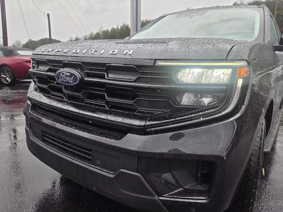 2026 Ford Expedition 5th Gen - Image 18 of 21