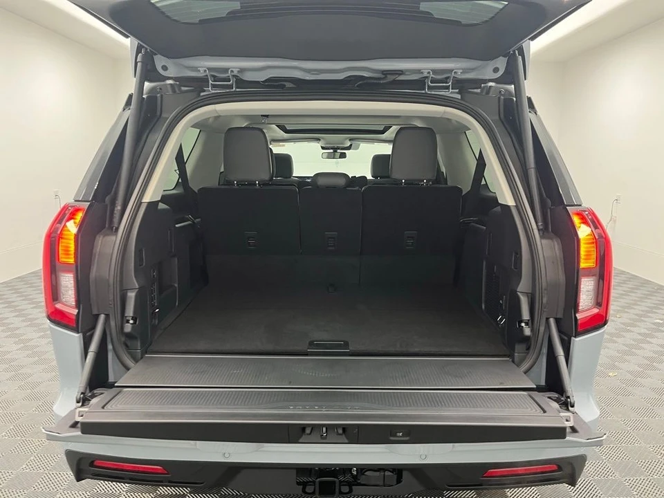 2026 Ford Expedition 5th Gen - Image 10 of 12