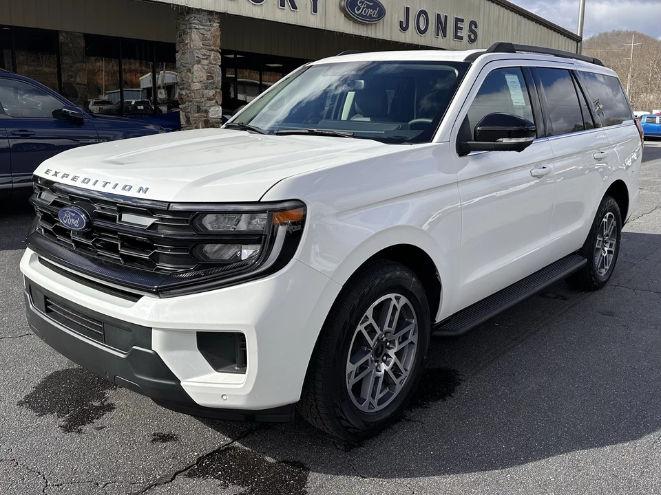 2026 Ford Expedition 5th Gen - Image 2 of 21