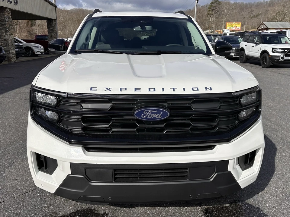 2026 Ford Expedition 5th Gen - Image 3 of 21
