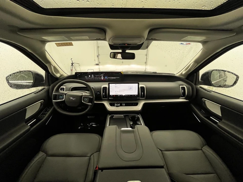 2026 Ford Expedition 5th Gen - Image 2 of 12