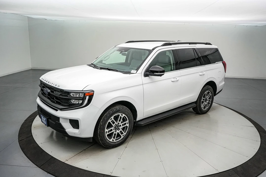 2026 Ford Expedition 5th Gen - Image 9 of 21