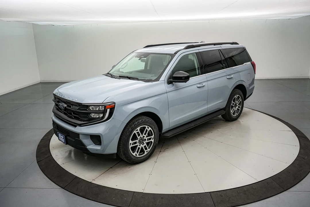 2026 Ford Expedition 5th Gen - Image 9 of 21