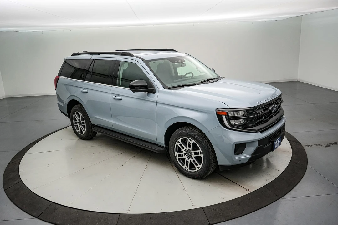2026 Ford Expedition 5th Gen - Image 2 of 21