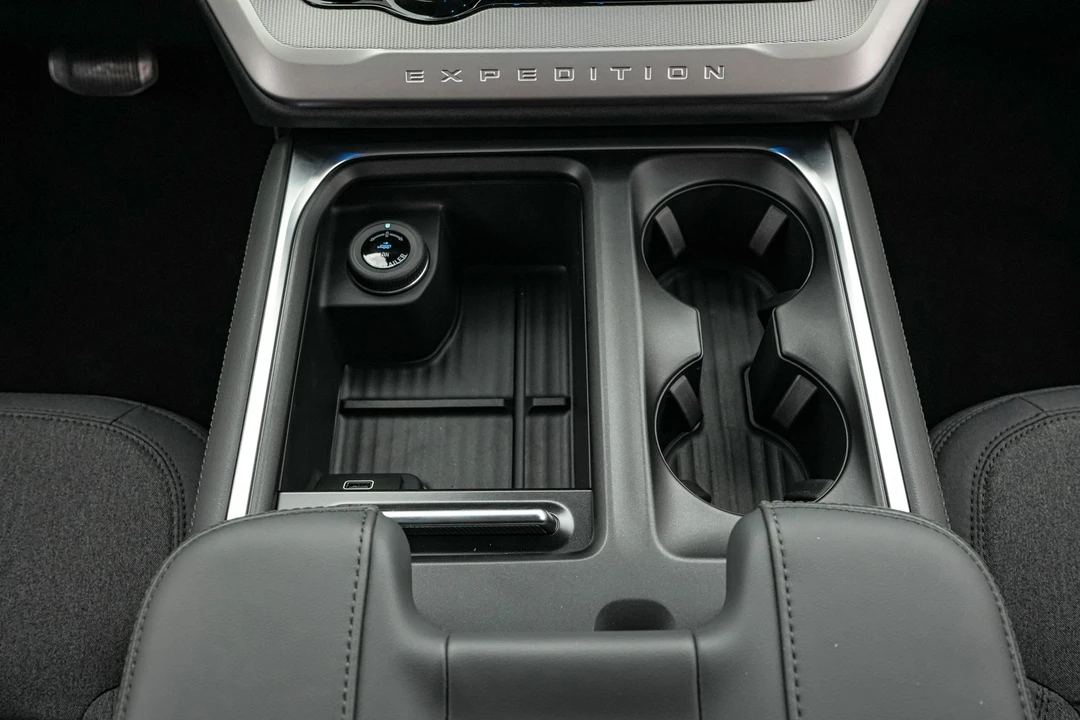2026 Ford Expedition 5th Gen - Image 17 of 21