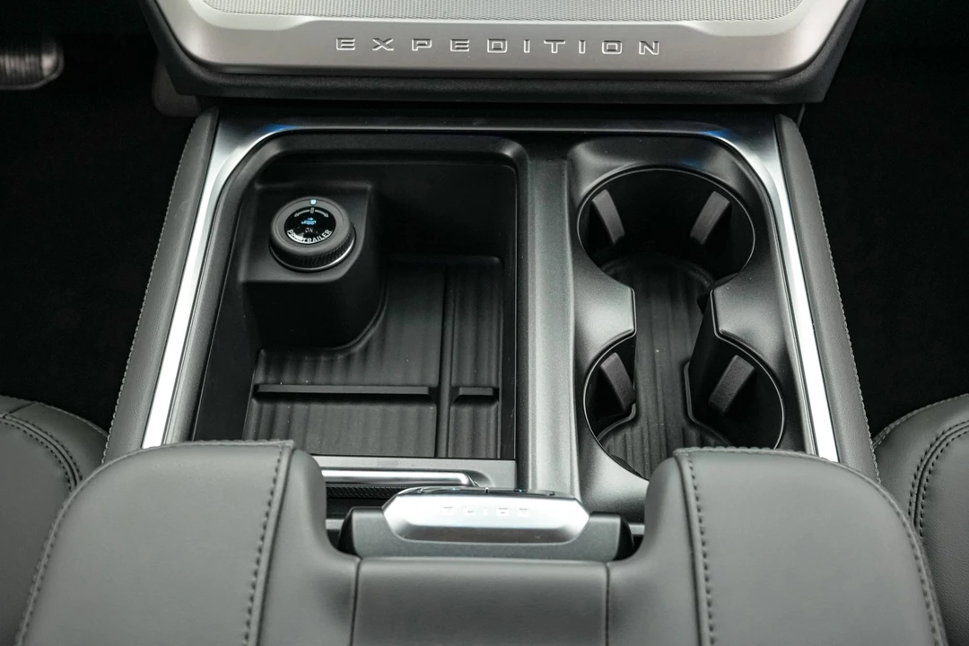 2026 Ford Expedition 5th Gen - Image 18 of 21