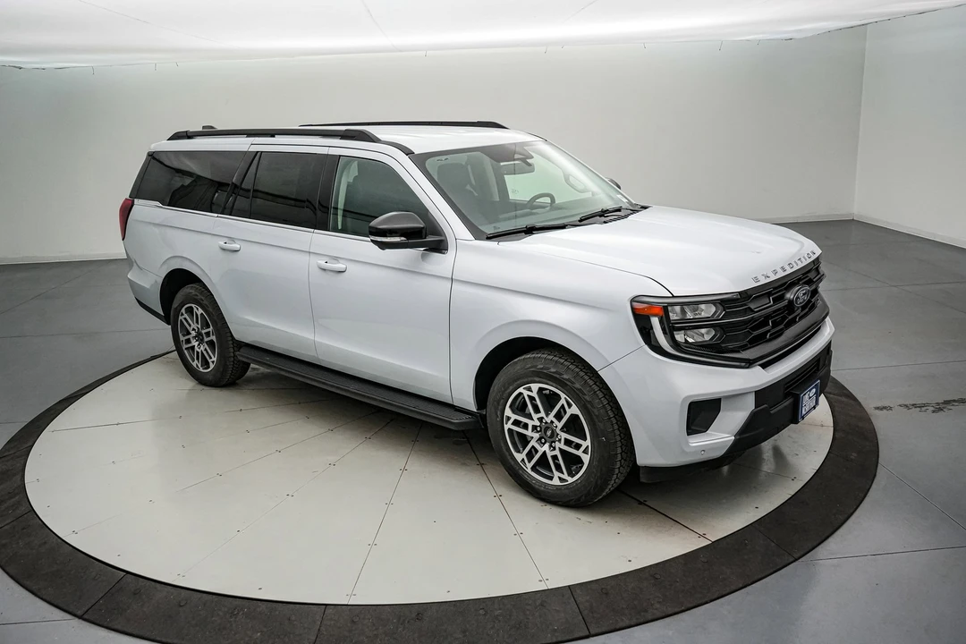 2026 Ford Expedition 5th Gen - Image 2 of 21