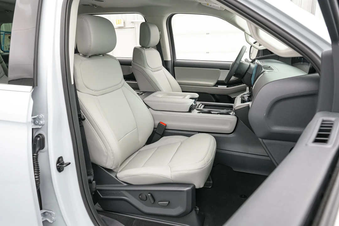 2026 Ford Expedition 5th Gen - Image 26 of 29