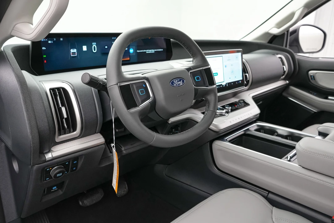 2026 Ford Expedition 5th Gen - Image 13 of 29