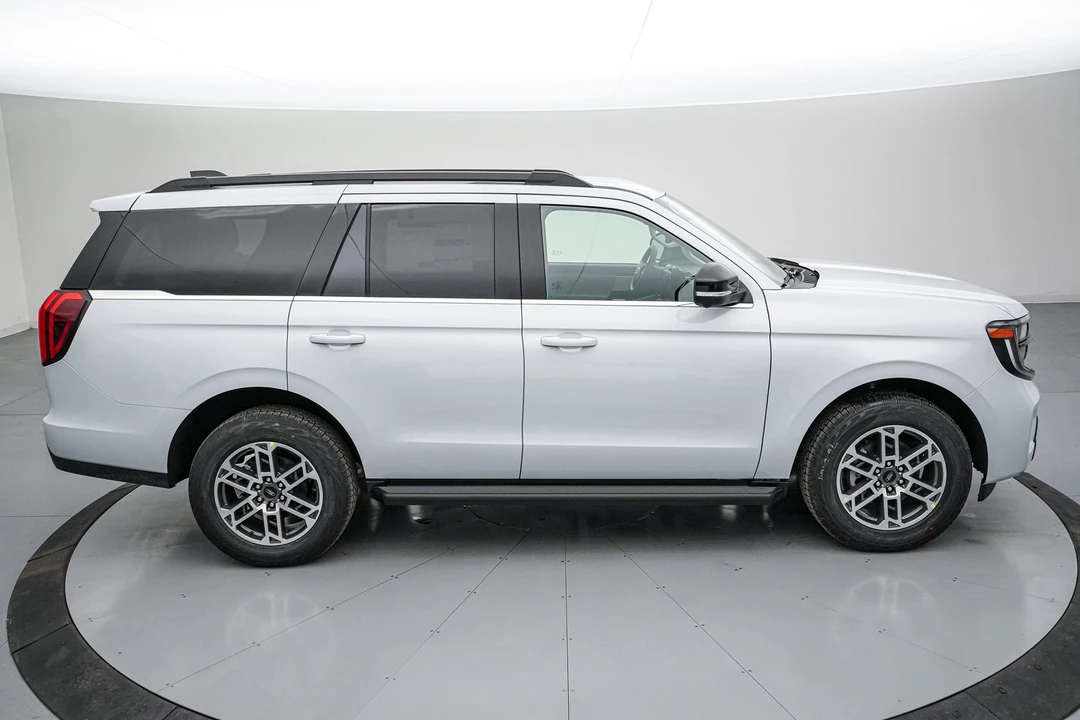 2026 Ford Expedition 5th Gen - Image 4 of 21