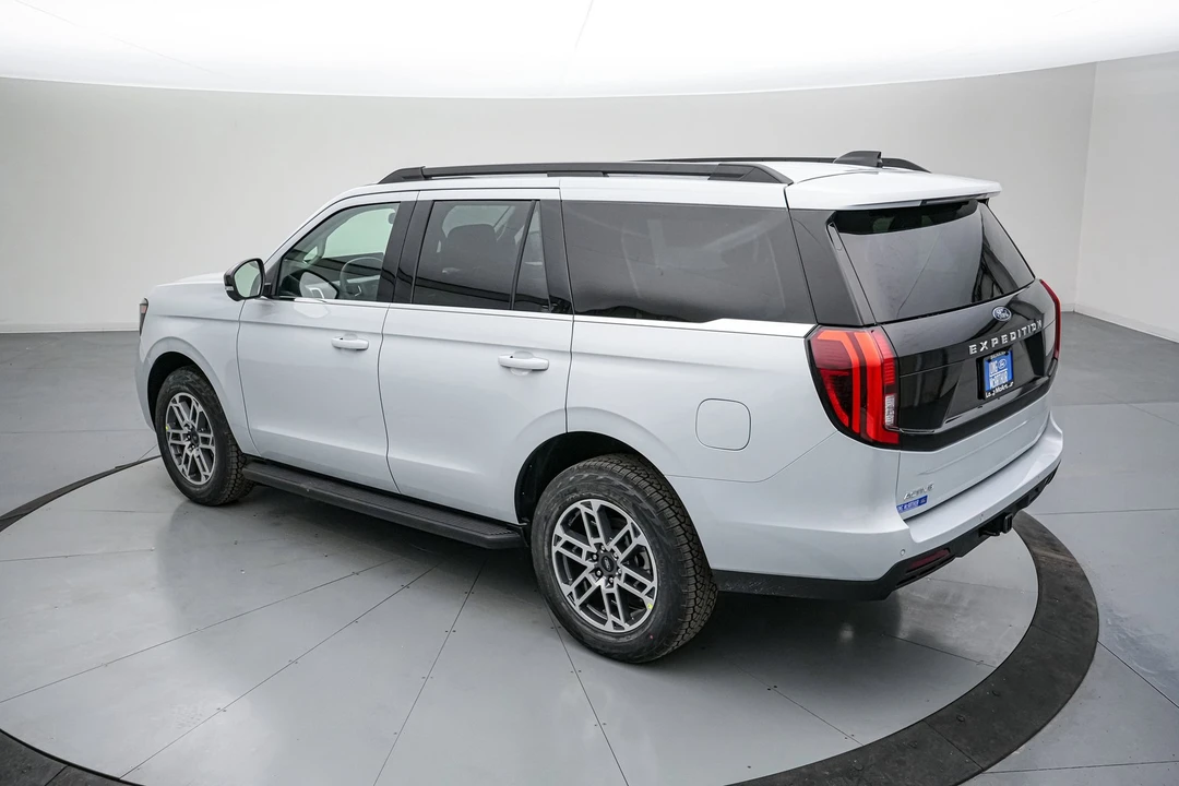 2026 Ford Expedition 5th Gen - Image 7 of 21