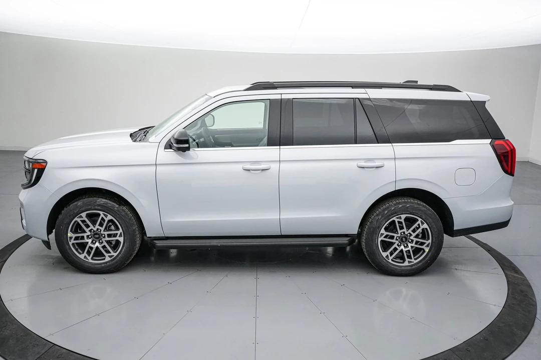 2026 Ford Expedition 5th Gen - Image 8 of 29
