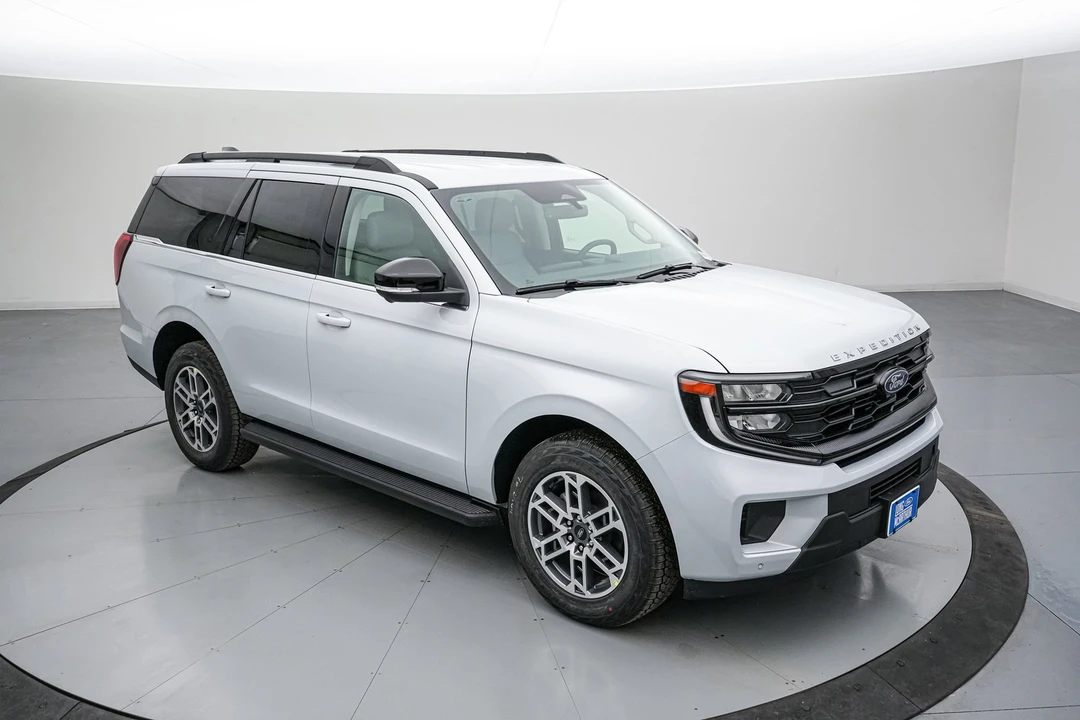 2026 Ford Expedition 5th Gen - Image 2 of 21